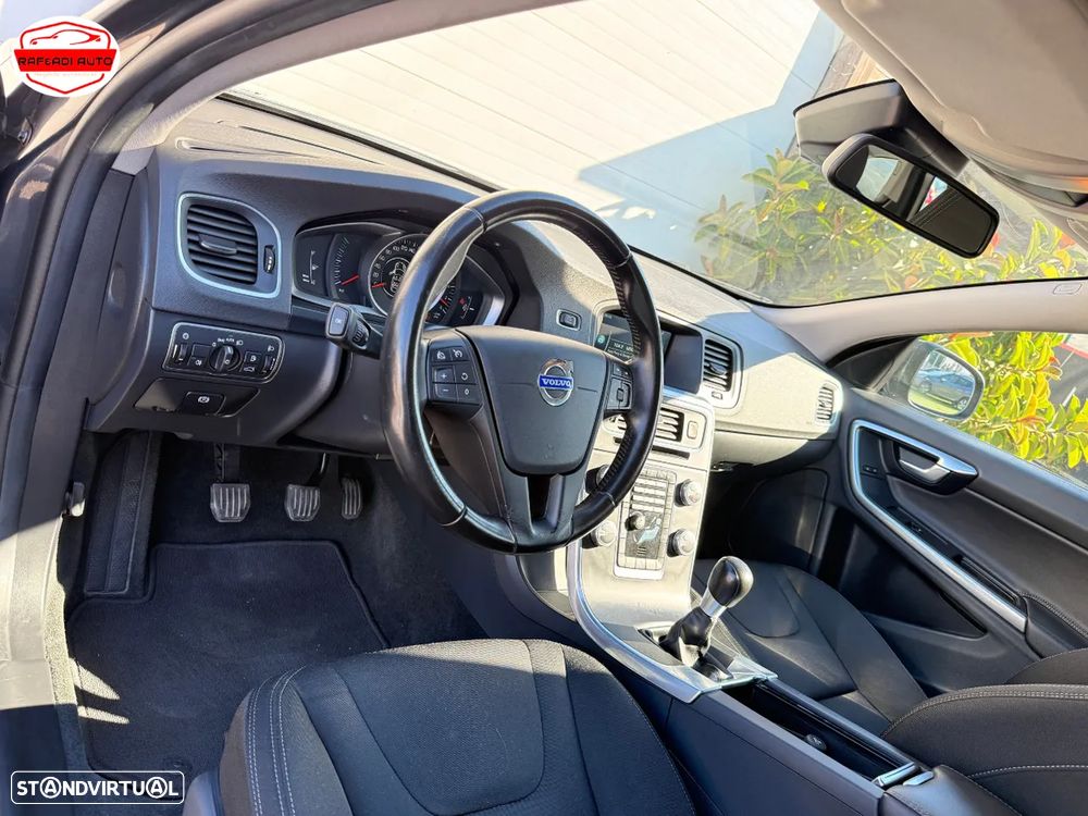 Volvo V60 1.6 D2 Momentum Eco - 9