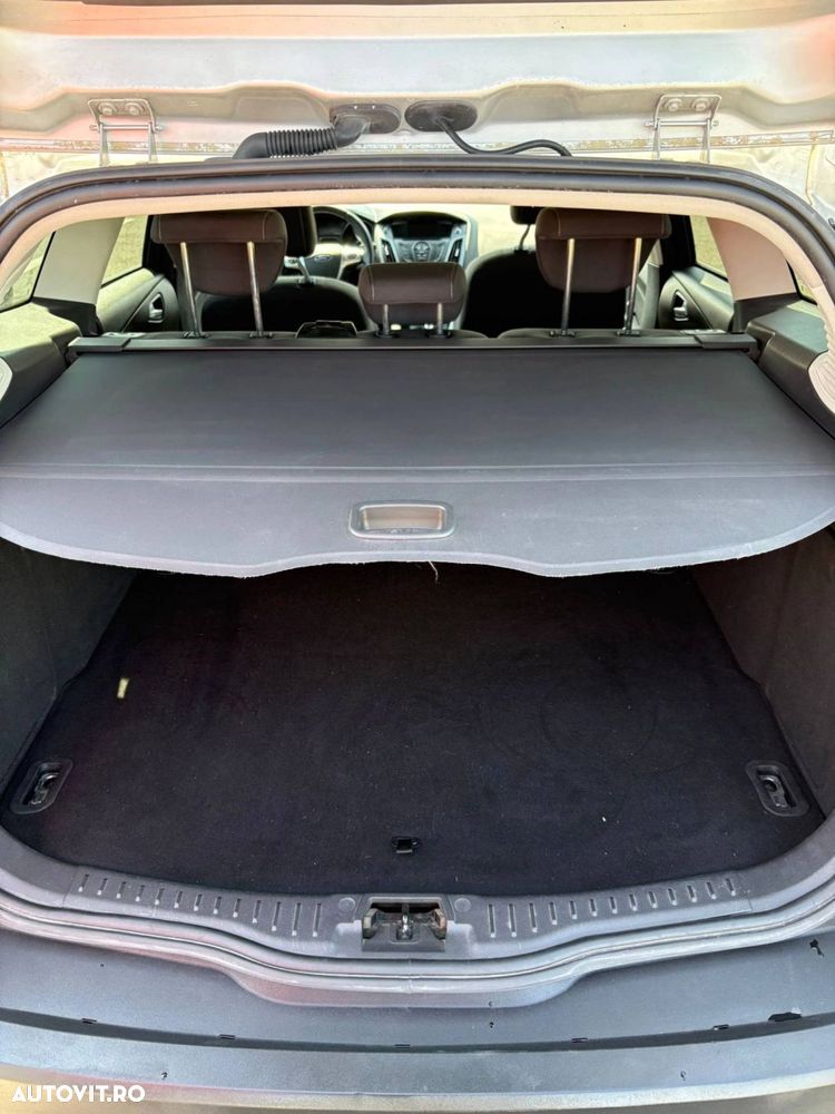 Ford Focus - 25