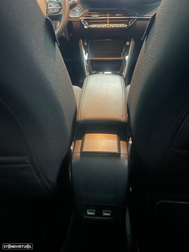 Peugeot e-208 E-Style - 31