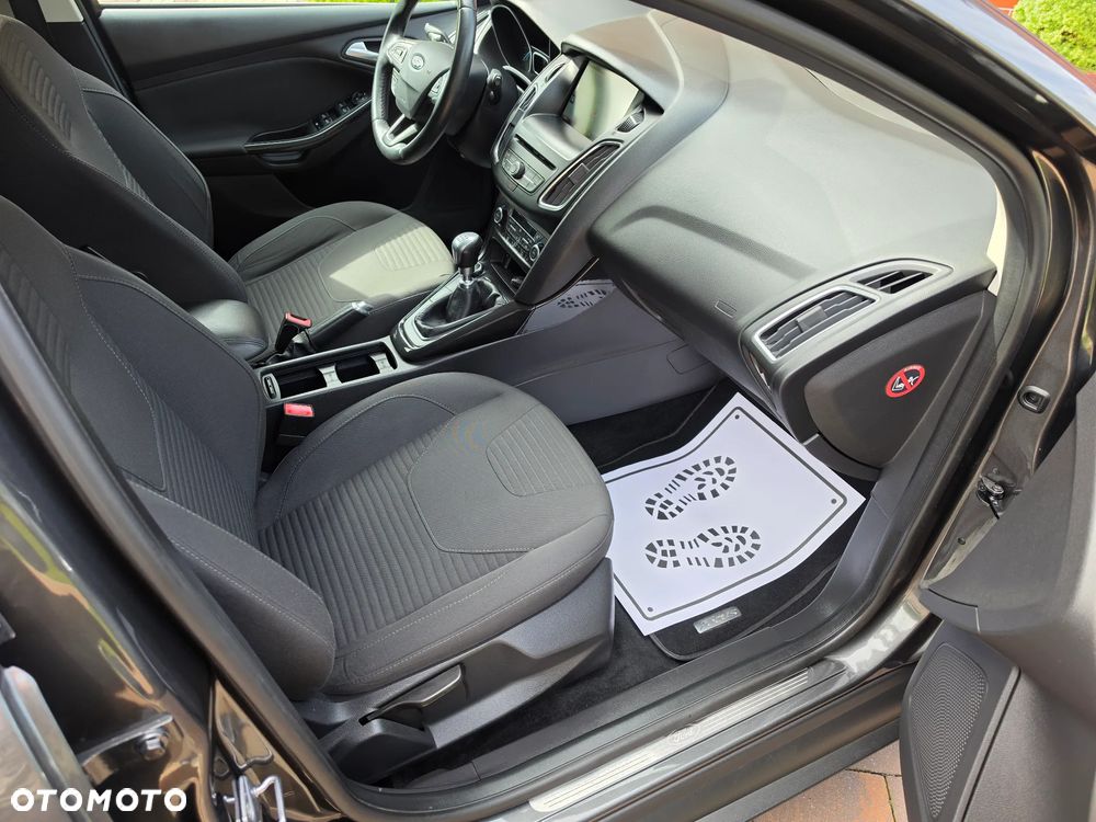 Ford Focus 1.0 EcoBoost Titanium - 29