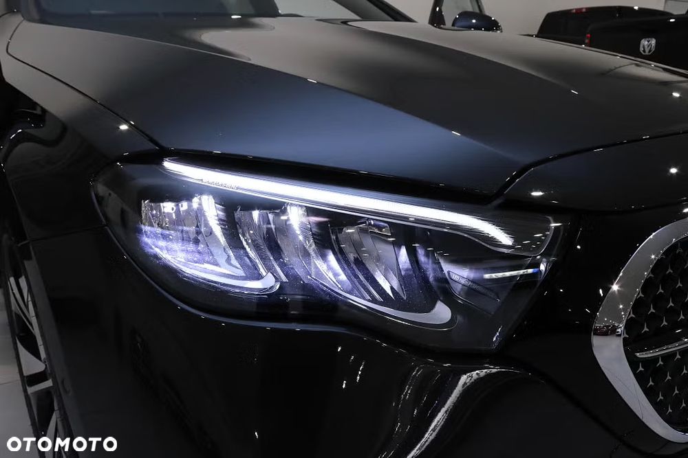 Mercedes-Benz Klasa E 220 d 4Matic 9G-TRONIC Edition AMG Line - 2