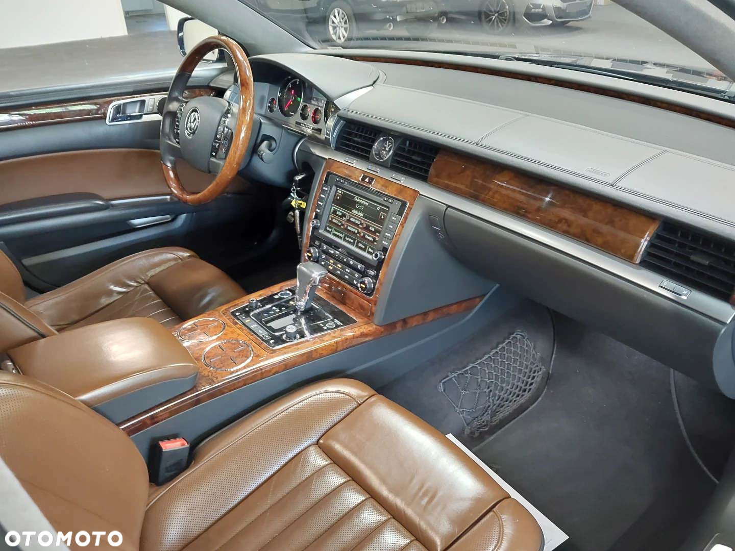 Volkswagen Phaeton - 5