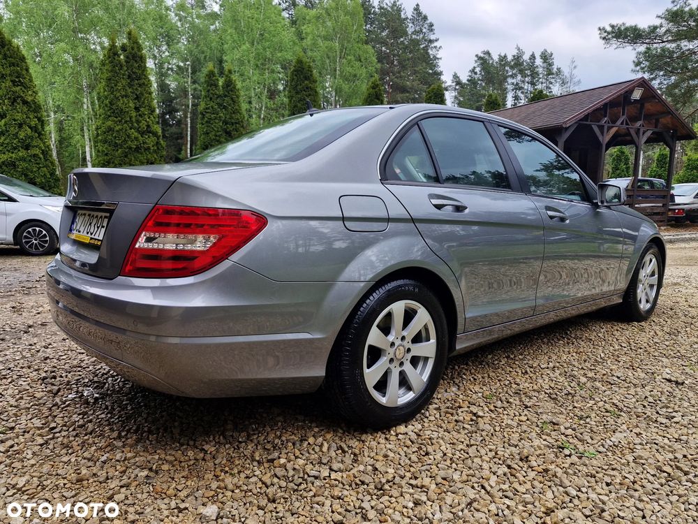 Mercedes-Benz Klasa C 180 CGI BlueEFFICIENCY Avantgarde - 21