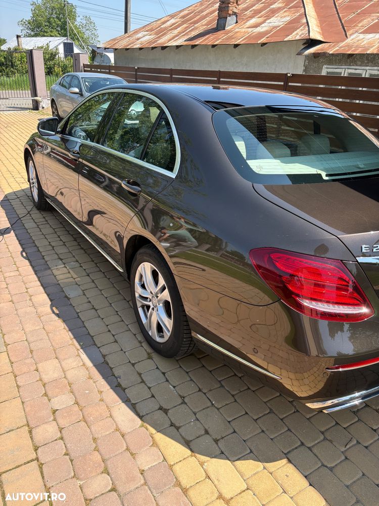 Mercedes-Benz E 220 d 9G-TRONIC - 2