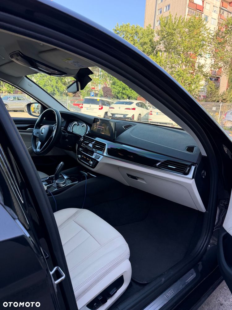 BMW Seria 5 520i - 18