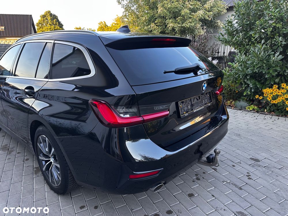 BMW Seria 3 318d MHEV Sport Line - 36