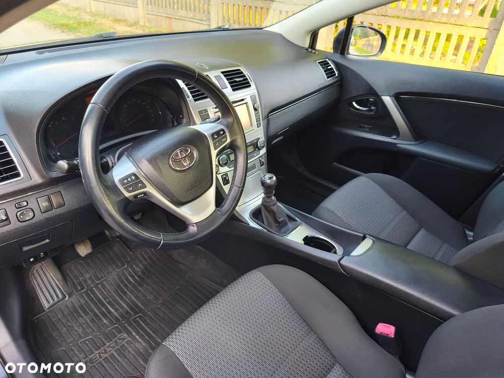 Toyota Avensis 1.8 Business Edition - 19