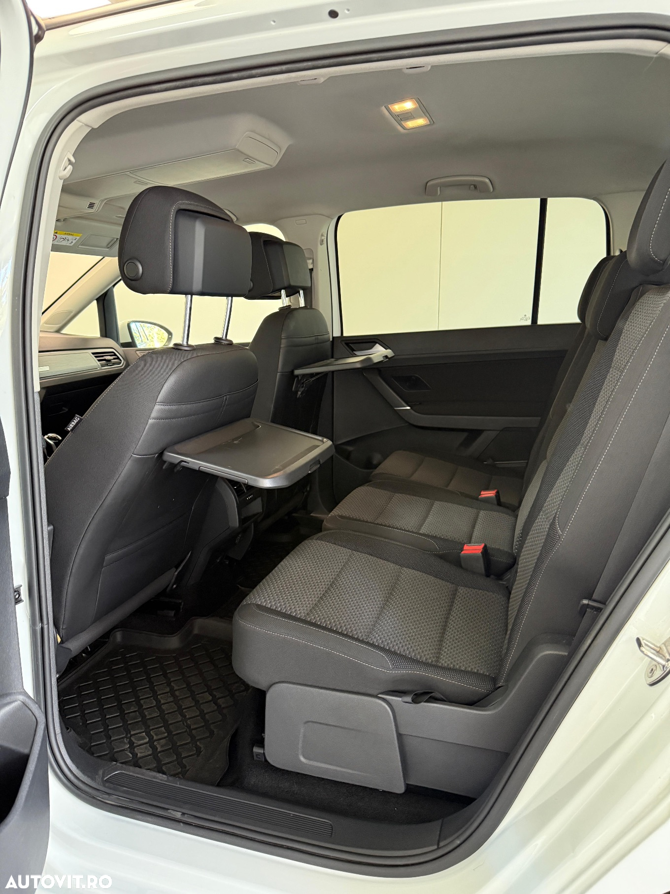 Volkswagen Touran 2.0 TDI Comfortline - 9