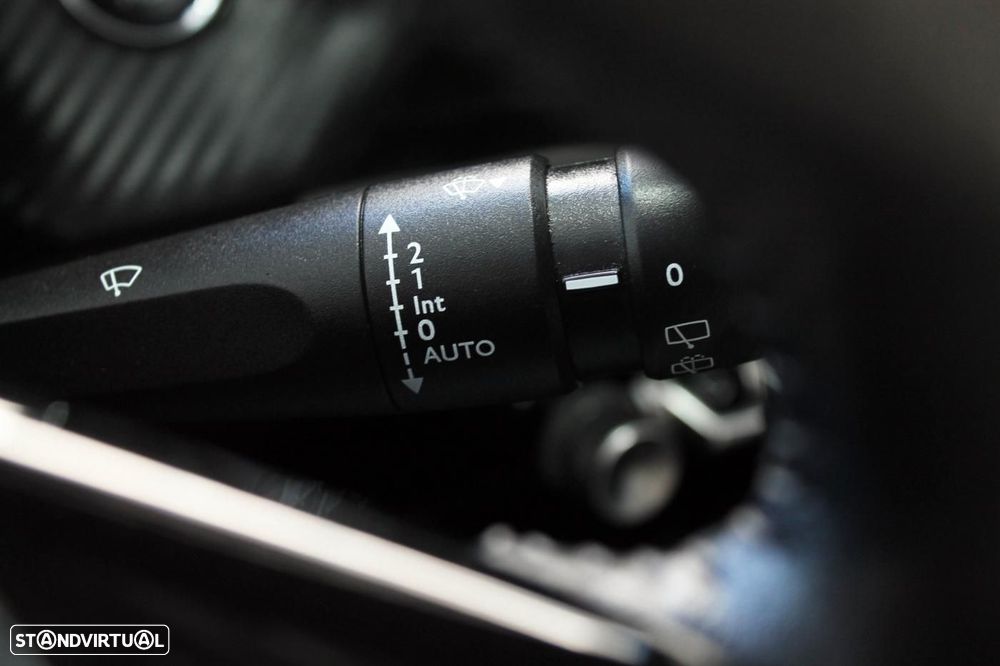 Peugeot 2008 PureTech 100 Allure - 23