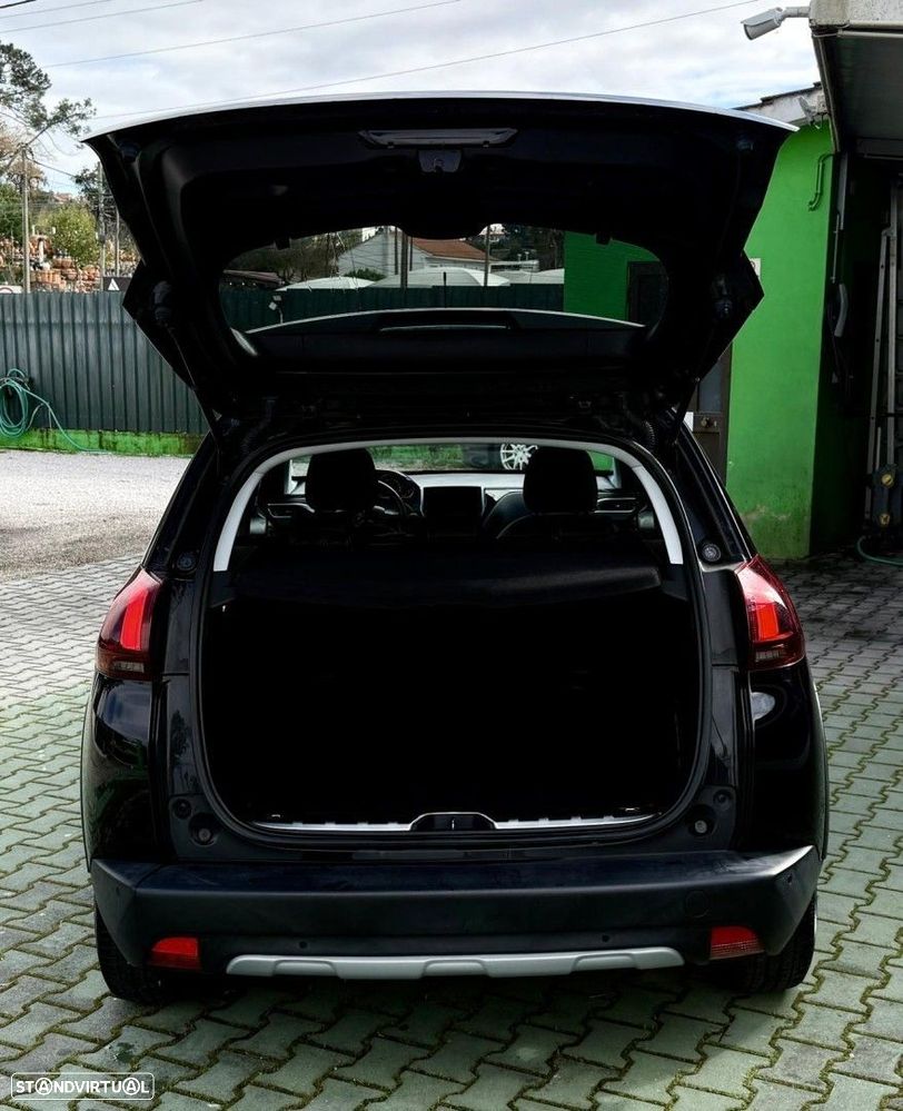 Peugeot 2008 1.2 PureTech Allure EAT6 - 11