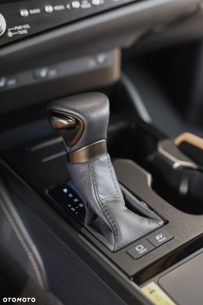 Lexus ES - 11