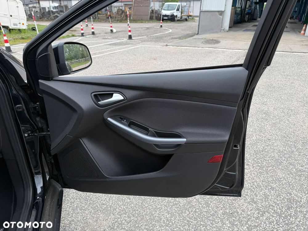 Ford Focus SW 1.0 EcoBoost Titanium - 23
