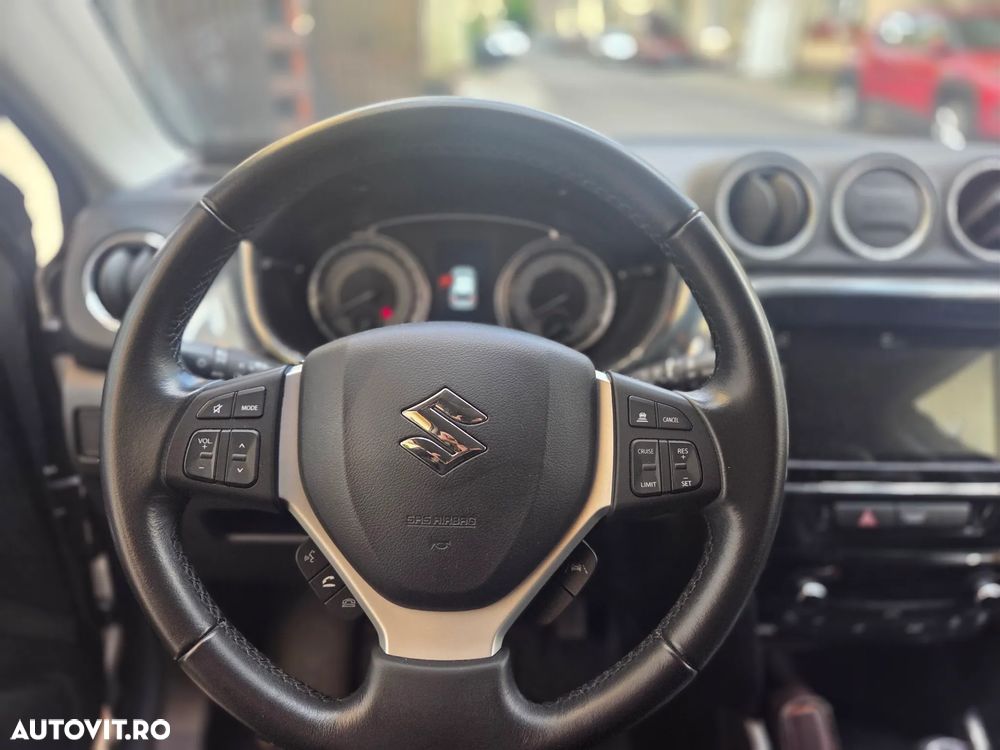 Suzuki Vitara 1.4 Boosterjet AllGrip MHEV Spirit - 4