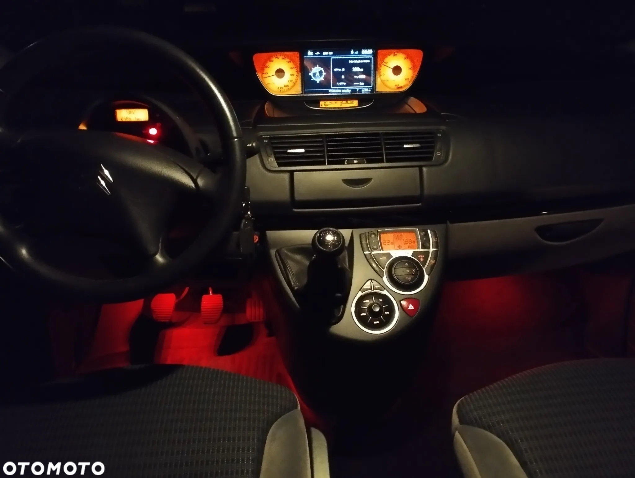Citroën C8 2.0 HDi Exclusive - 4