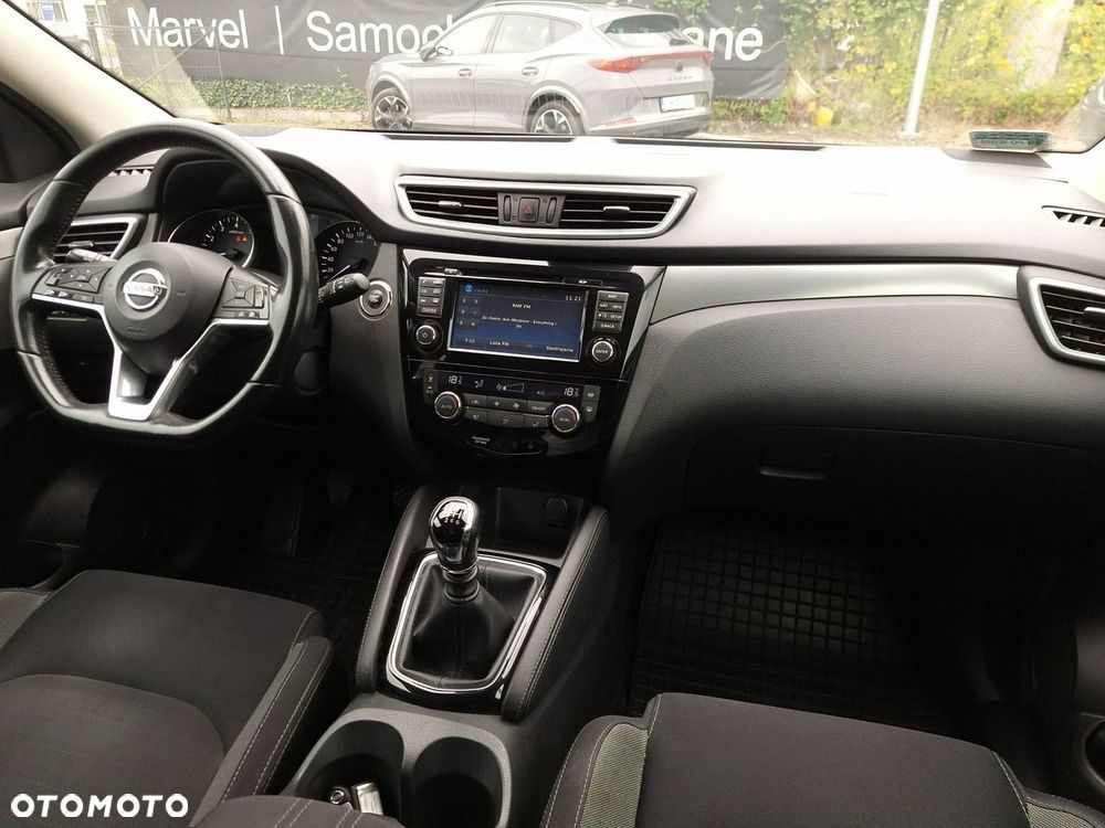 Nissan Qashqai 1.6 DIG-T N-Connecta - 28
