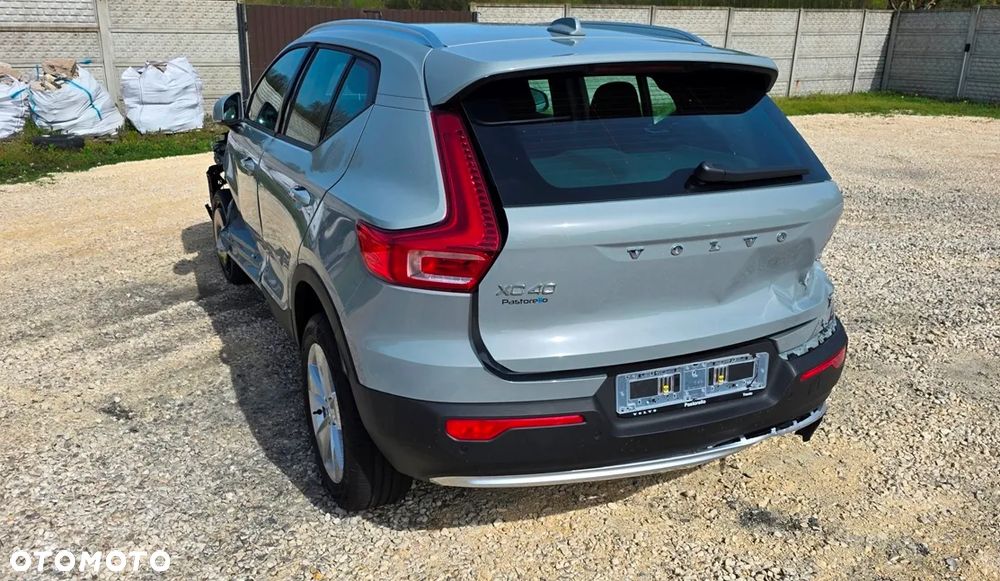 Volvo XC 40 B3 Essential - 11