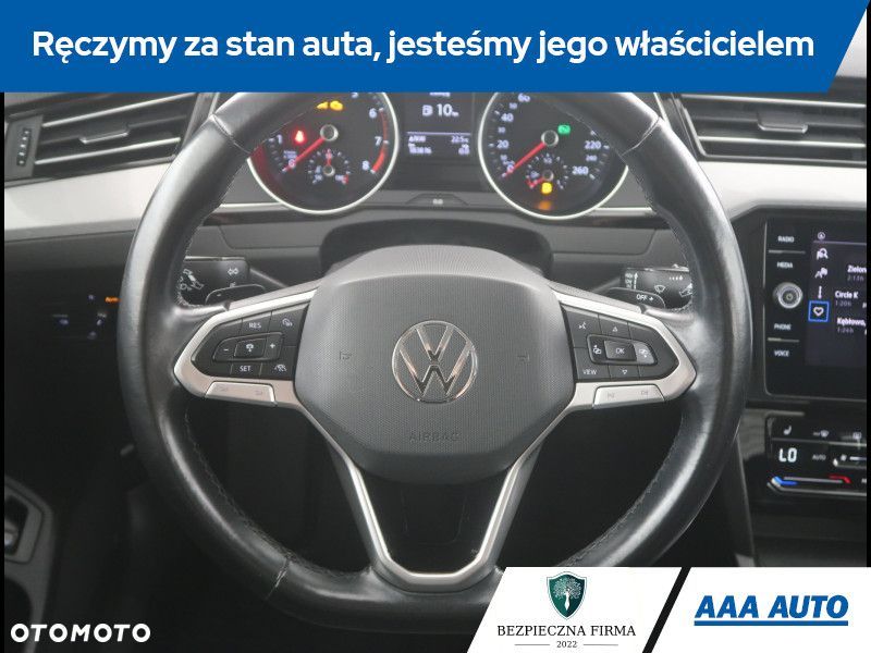 Volkswagen Passat - 16