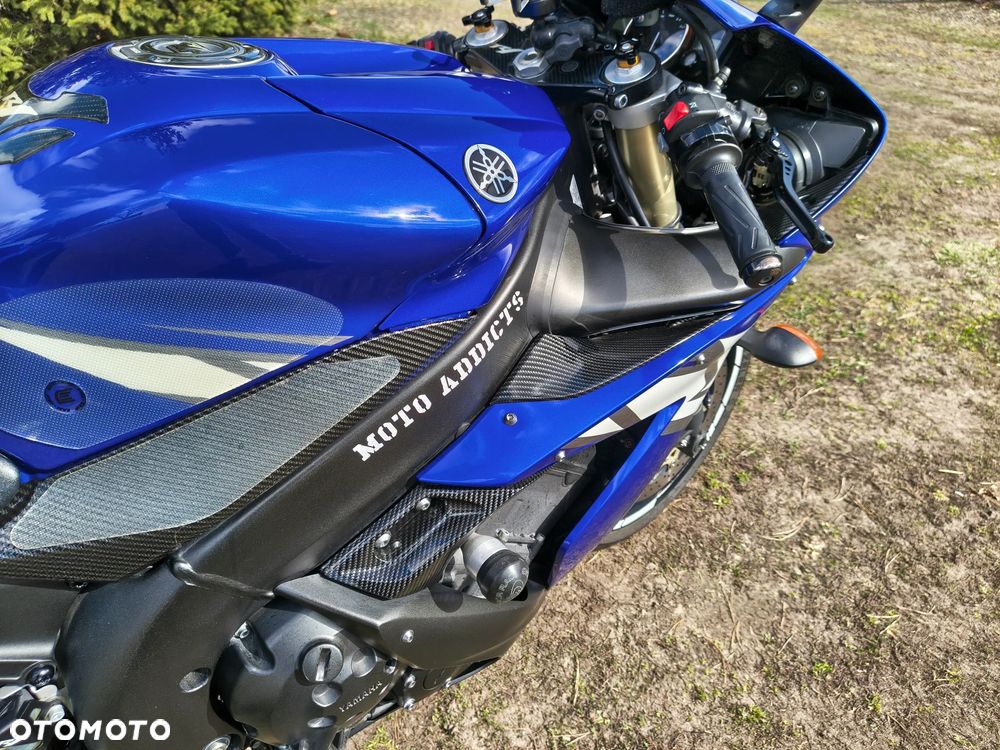 Yamaha R1 - 15