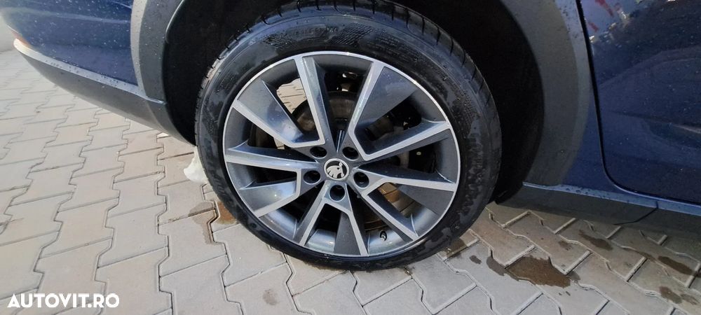 Skoda Octavia Combi Diesel 2.0 TDI 4X4 DSG Scout - 12