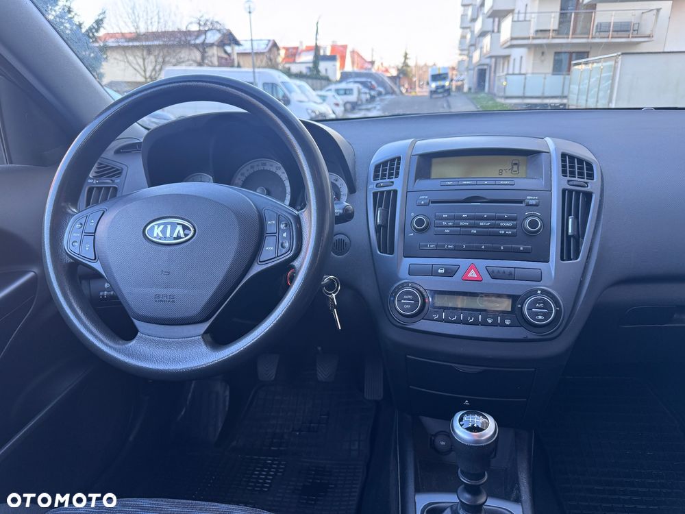 Kia Ceed 1.6 Comfort + - 12