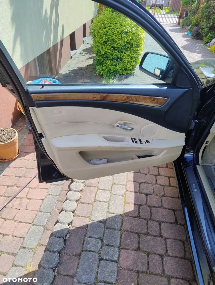 BMW Seria 5 535i - 12