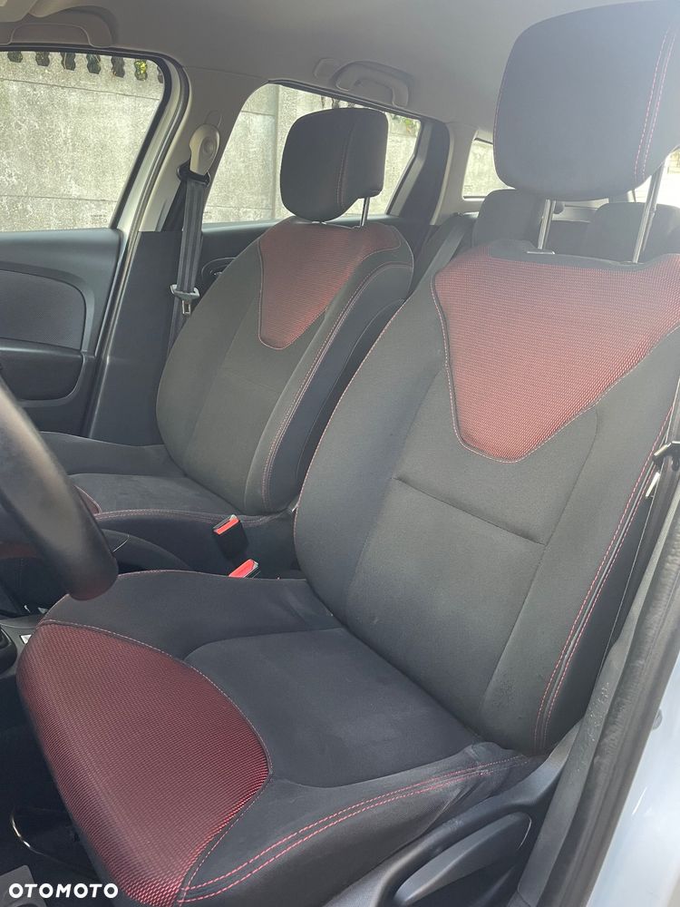 Renault Clio - 22