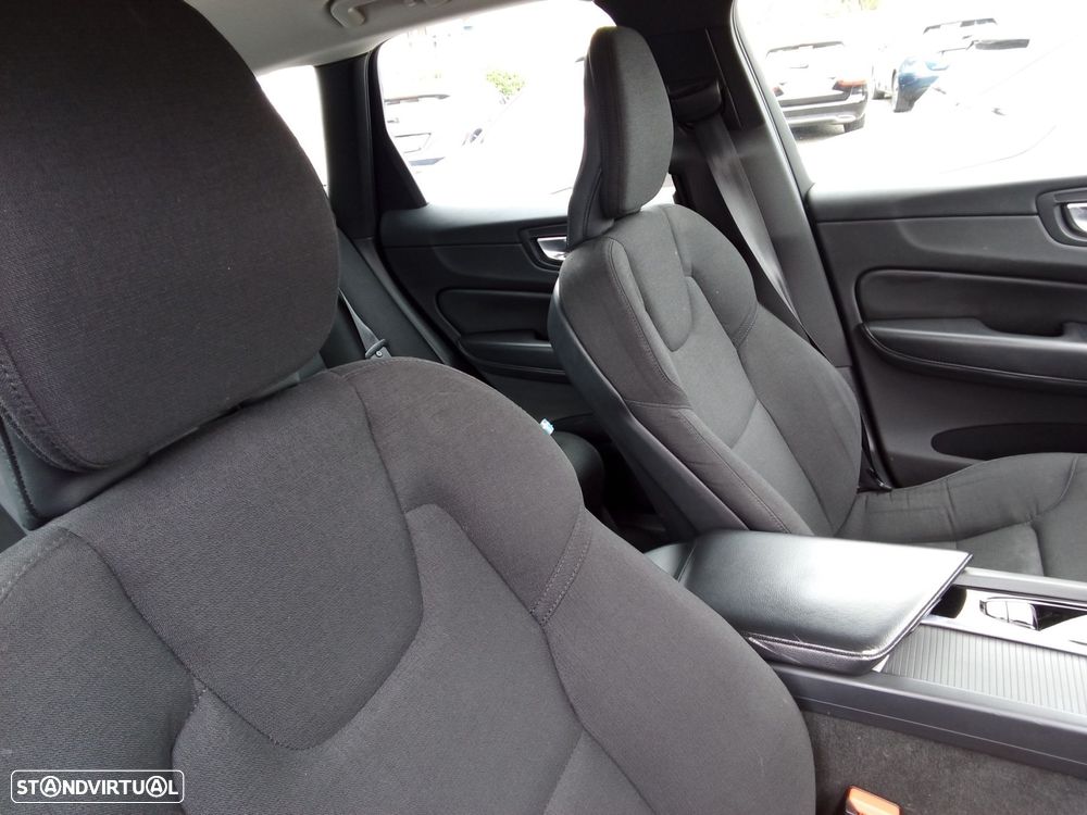 Volvo XC 60 2.0 B4 Inscription Geartronic - 28