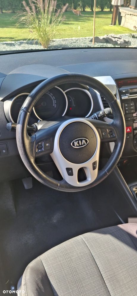 Kia Venga 1.6 CVVT Mind - 11