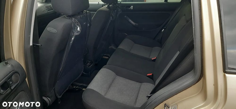 Volkswagen Golf 2.0 Comfortline - 10