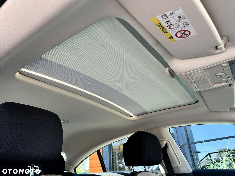 Volkswagen Passat CC - 32