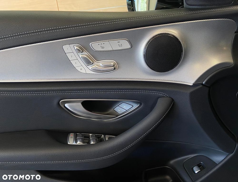 Mercedes-Benz Klasa E 220 d 4-Matic 9G-TRONIC - 18