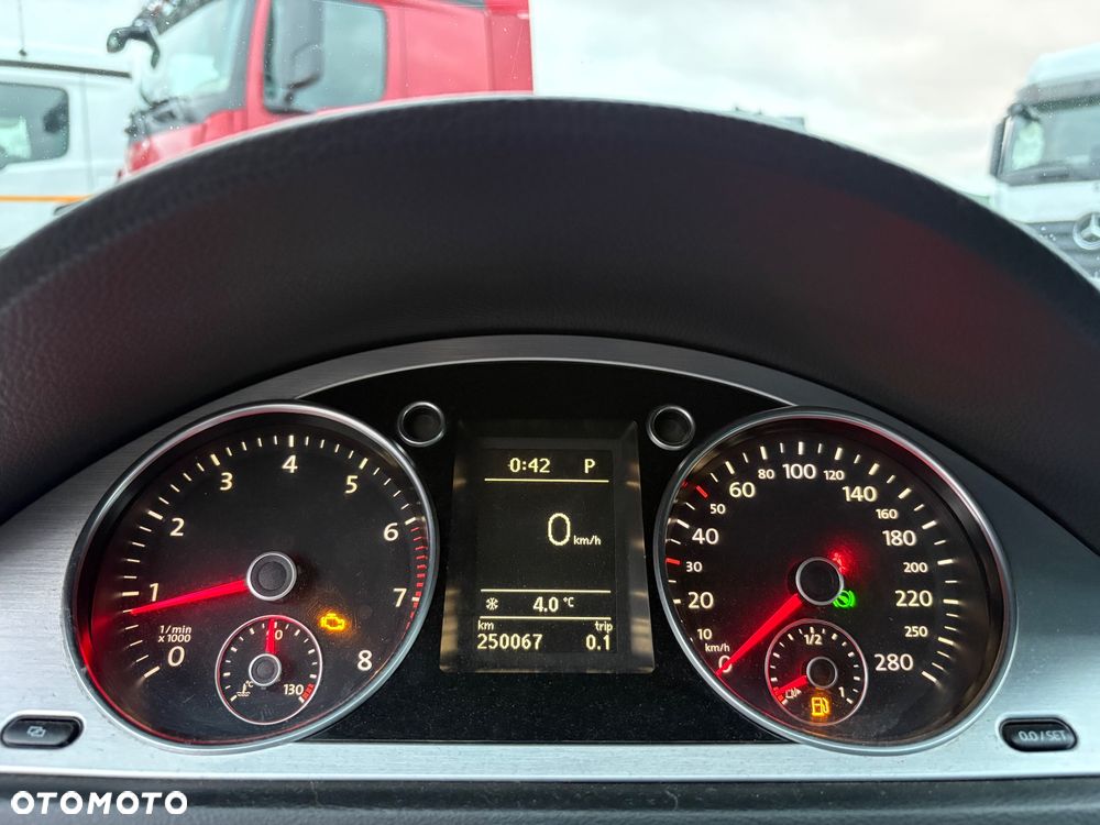 Volkswagen Passat CC 1.8 TSI DSG - 12