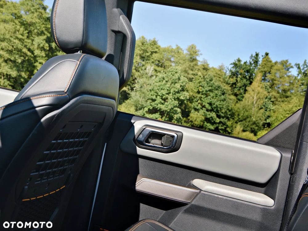 Ford Bronco - 25