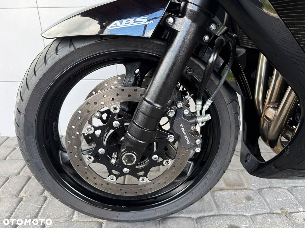 Suzuki GSX - 22