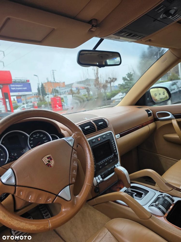 Porsche Cayenne - 7