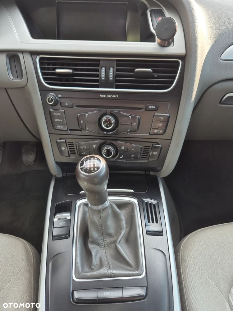 Audi A4 Avant 2.0 TDI DPF - 13