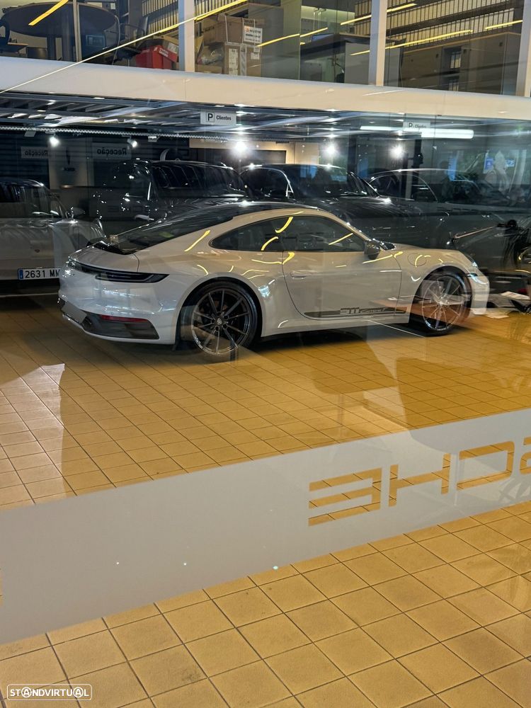 Porsche 911 (992) Carrera T - 3