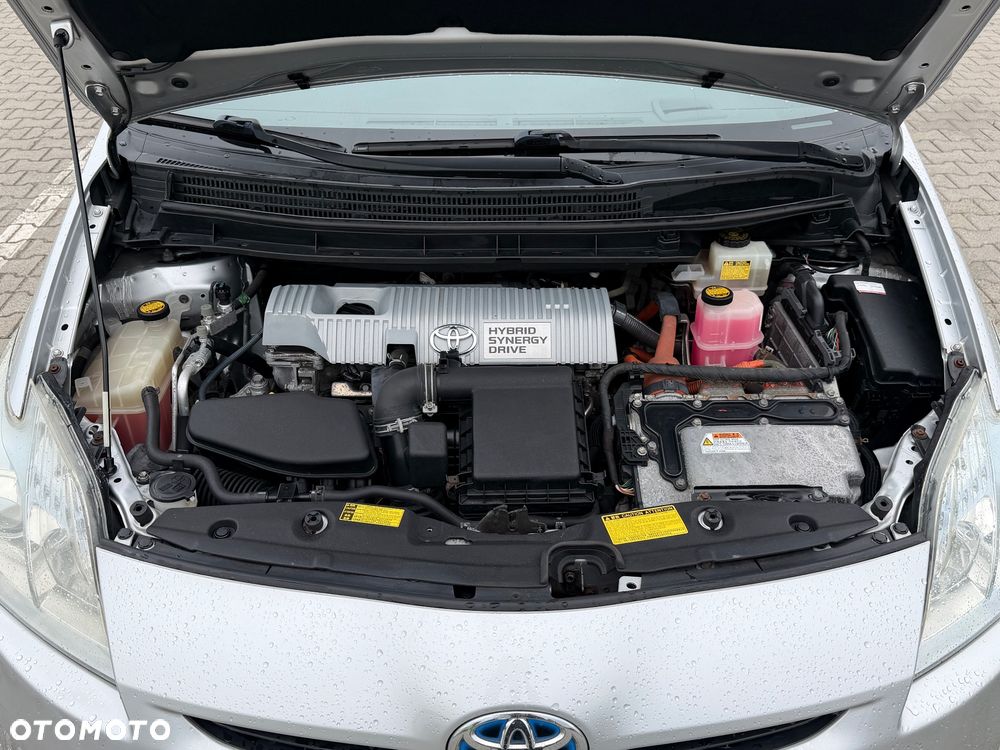 Toyota Prius 1.8 HSD Prestige - 26