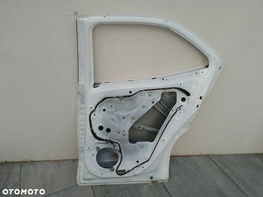 2SZT DRZWI PRAWE PRZEDNIE PRAWY TYŁ TOYOTA YARIS CROSS 20- - 14