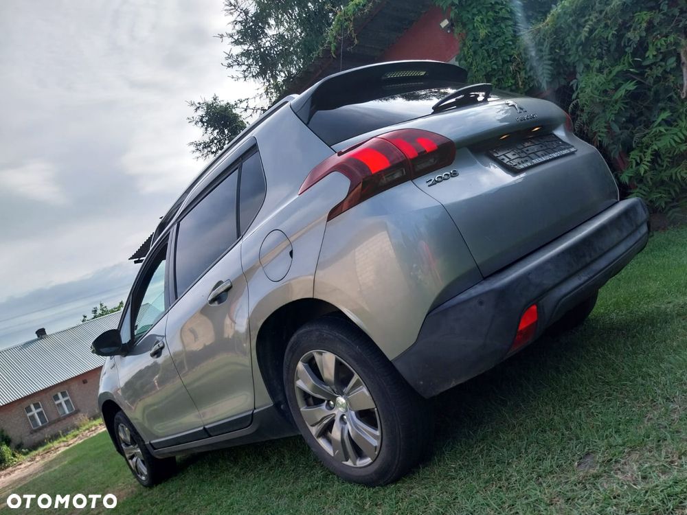 Peugeot 2008 1.2 Pure Tech Active S&S - 17