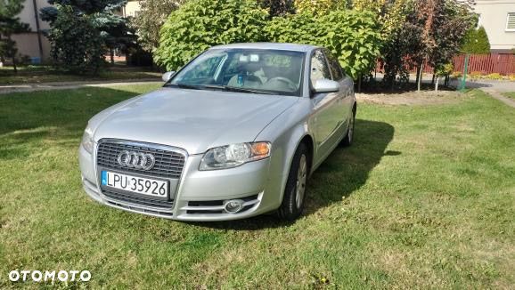 Audi A4 Limousine - 1