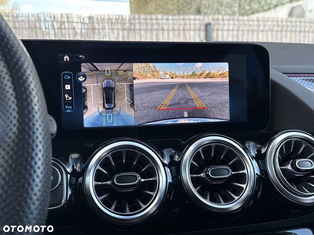Mercedes-Benz GLA - 26