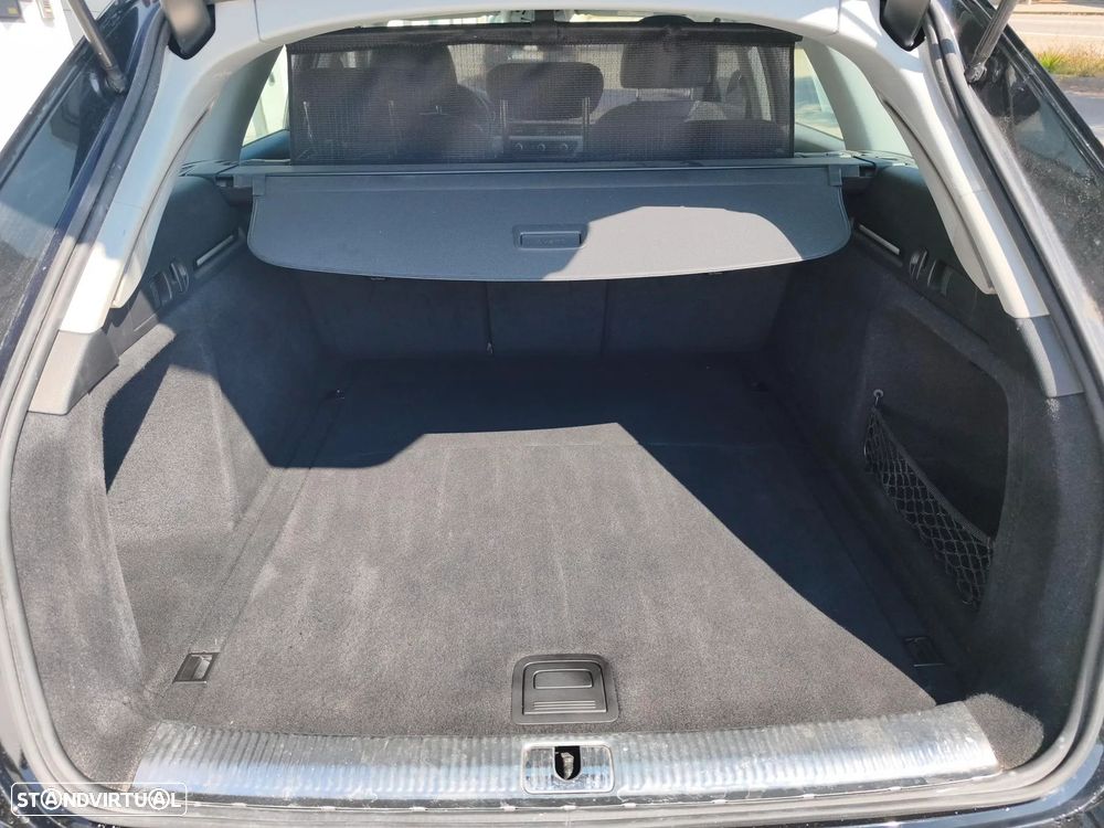 Audi A4 Avant 2.0 TDI Advance - 8