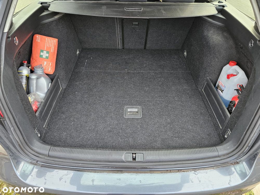 Volkswagen Passat 1.9 TDI DPF BlueMotion - 11