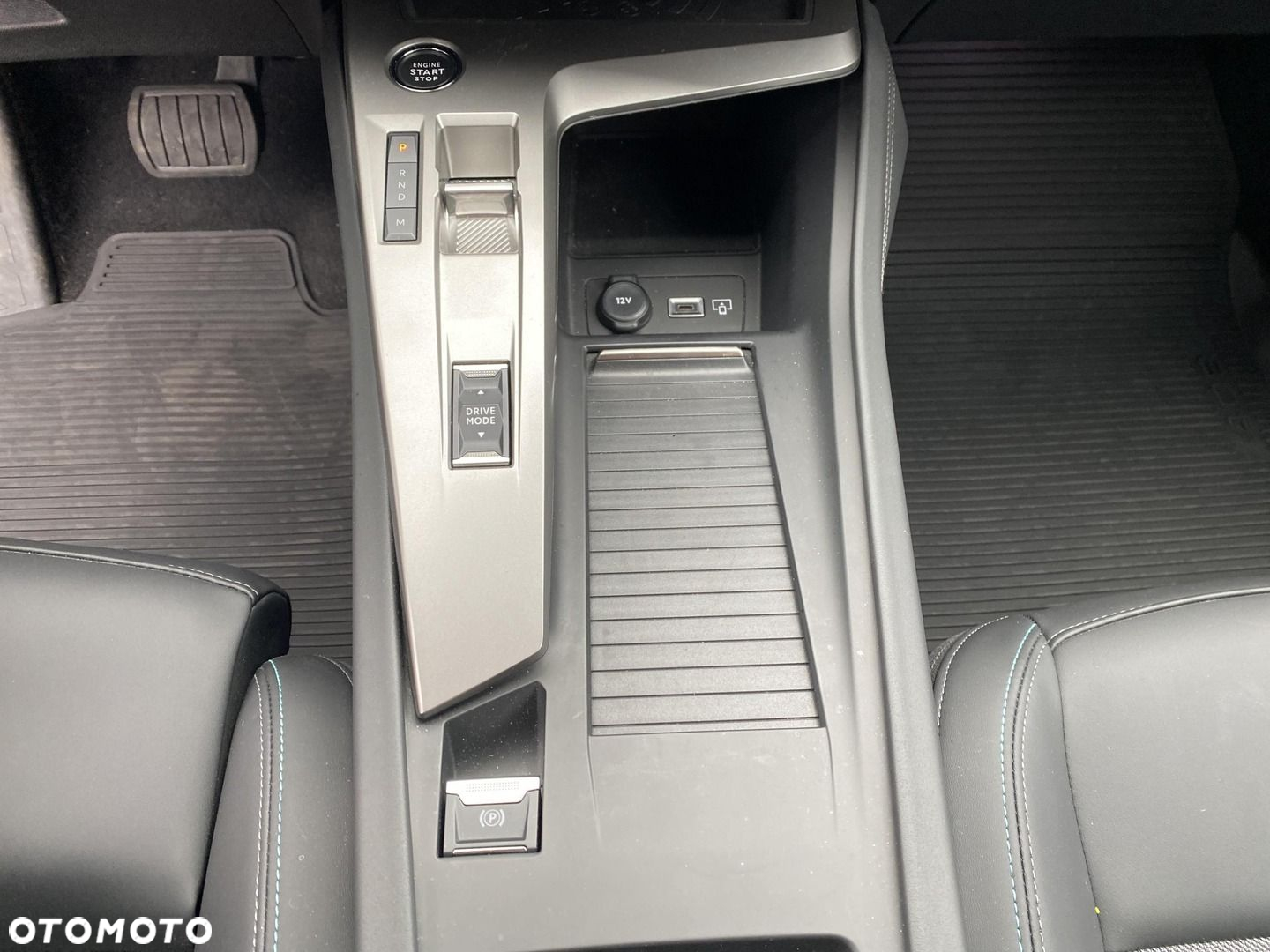 Peugeot 408 1.2 PureTech Allure S&S EAT8 - 24