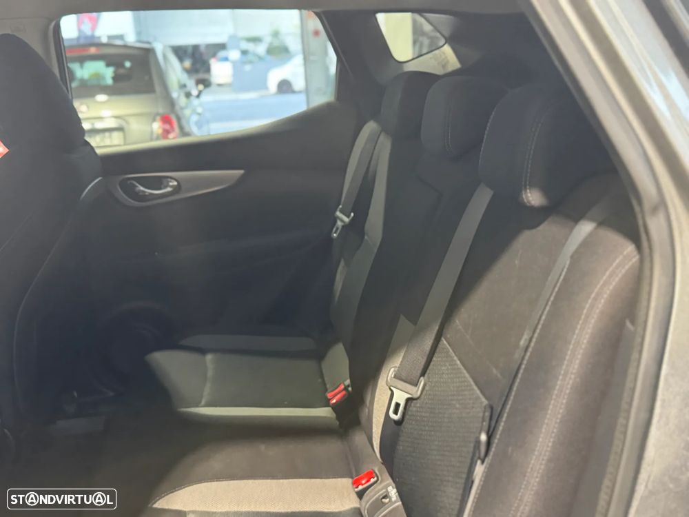 Nissan Qashqai 1.5 dCi N-Connecta - 28