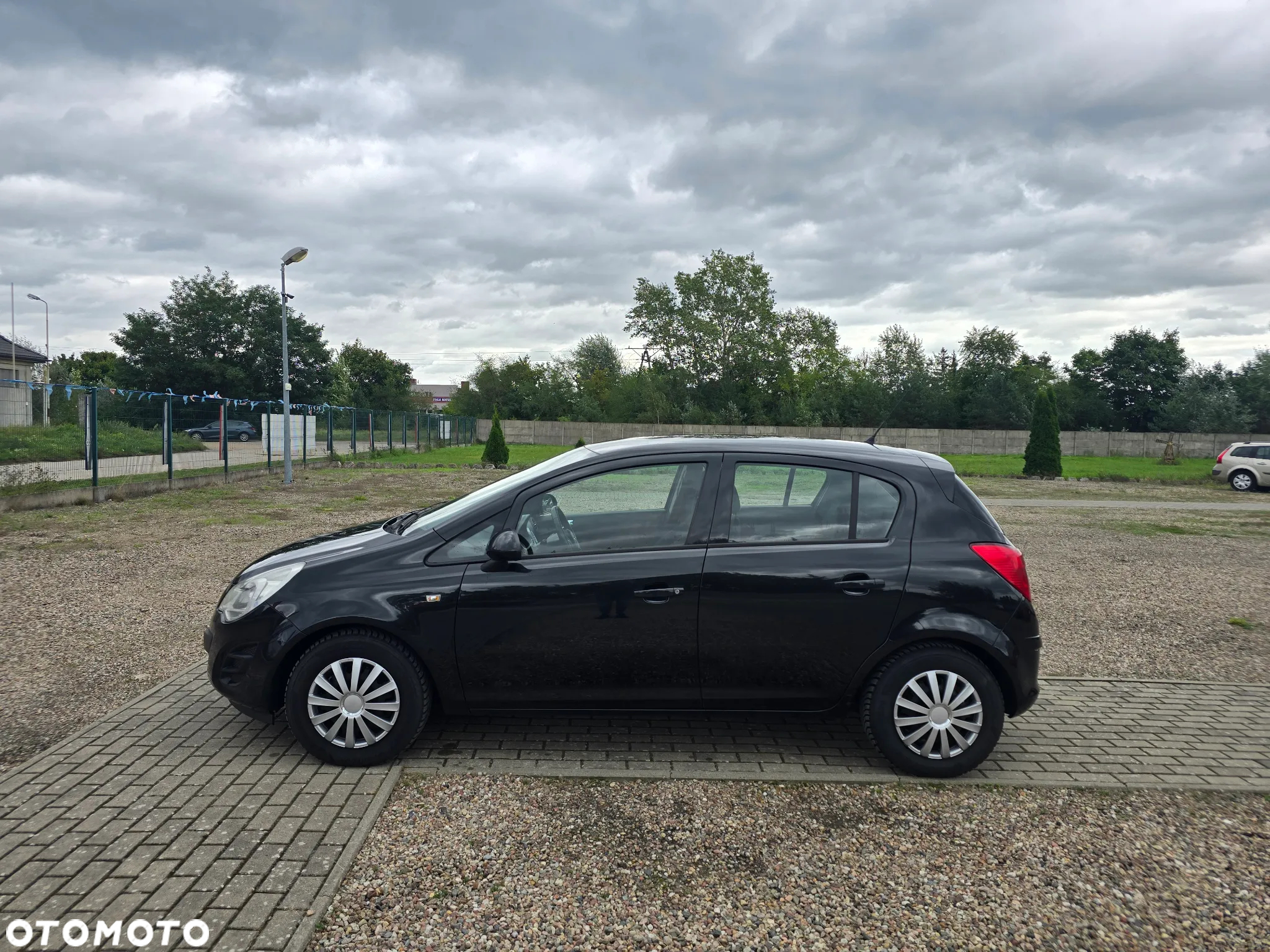 Opel Corsa 1.2 16V Enjoy - 9