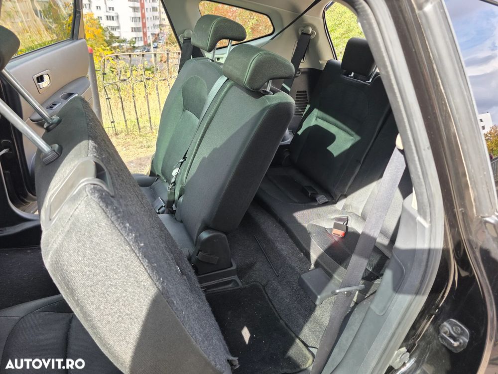 Nissan Qashqai+2 - 15