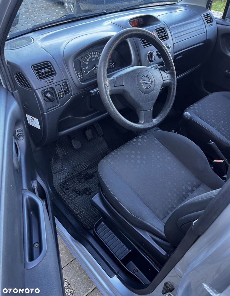 Opel Agila 1.0 12 V - 8