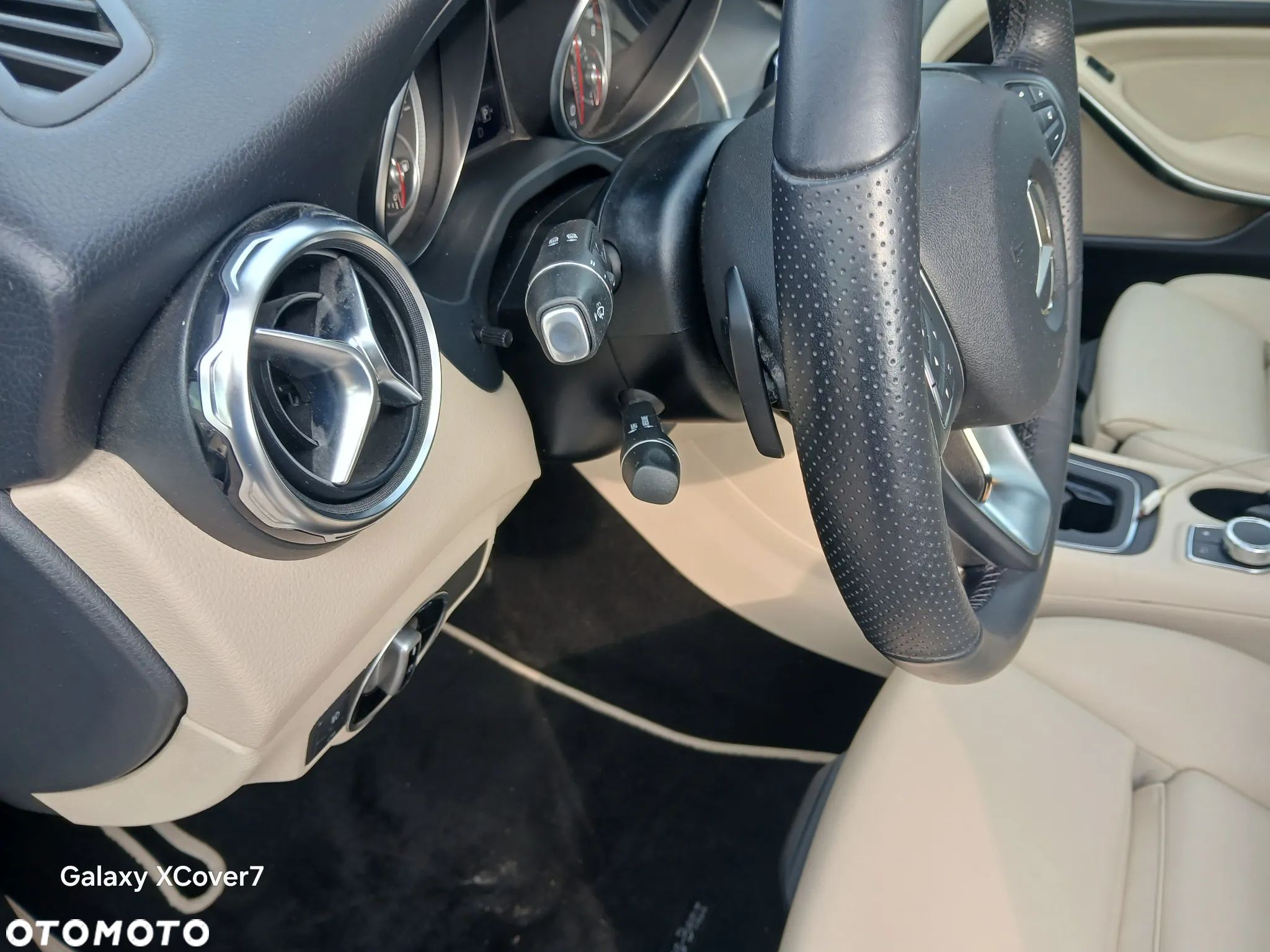 Mercedes-Benz GLA 250 4-Matic AMG Line - 12
